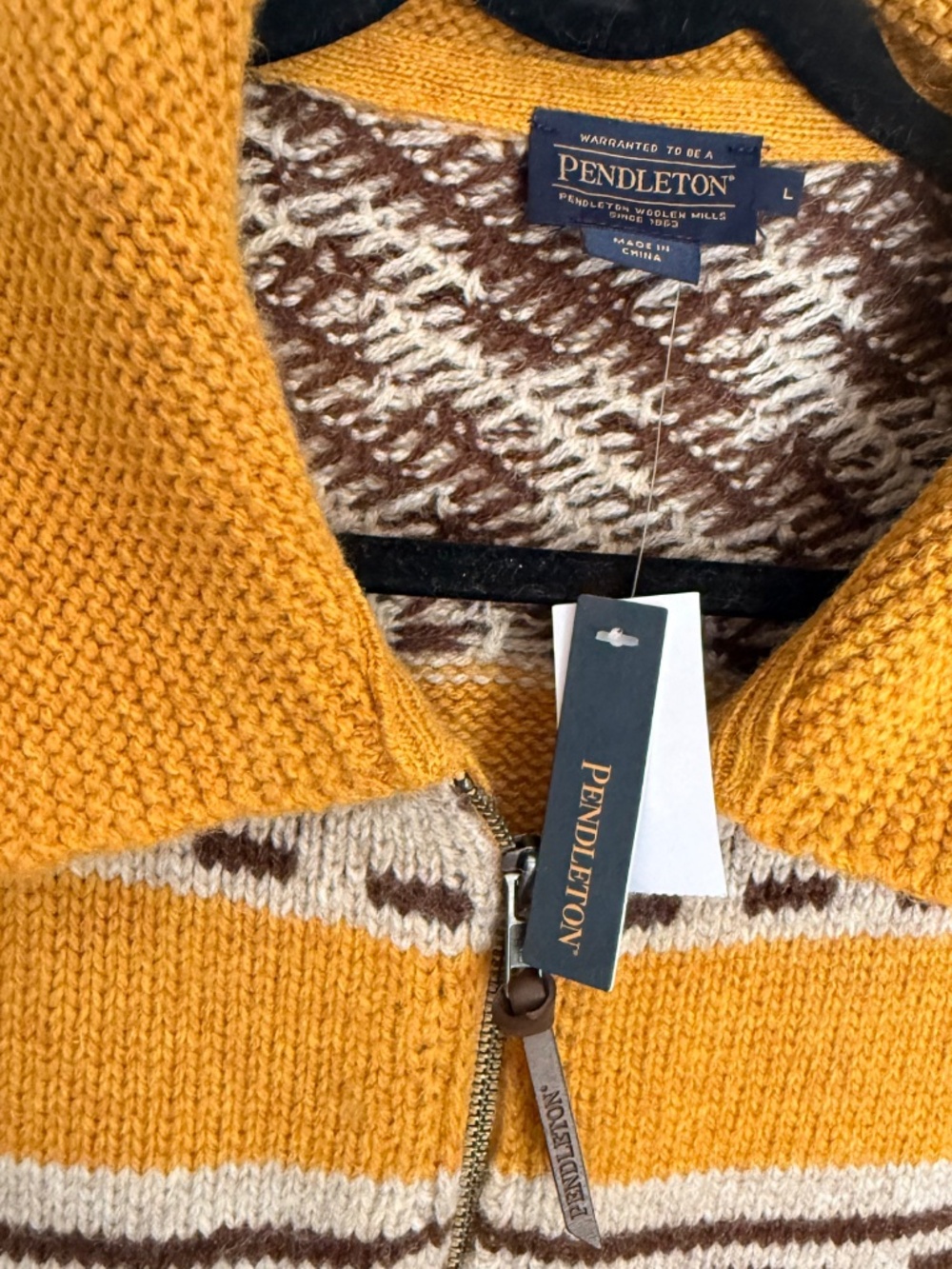 NWT- Pendleton women's Graphic Shetland Zip Cardigan - Picture 4 of 5